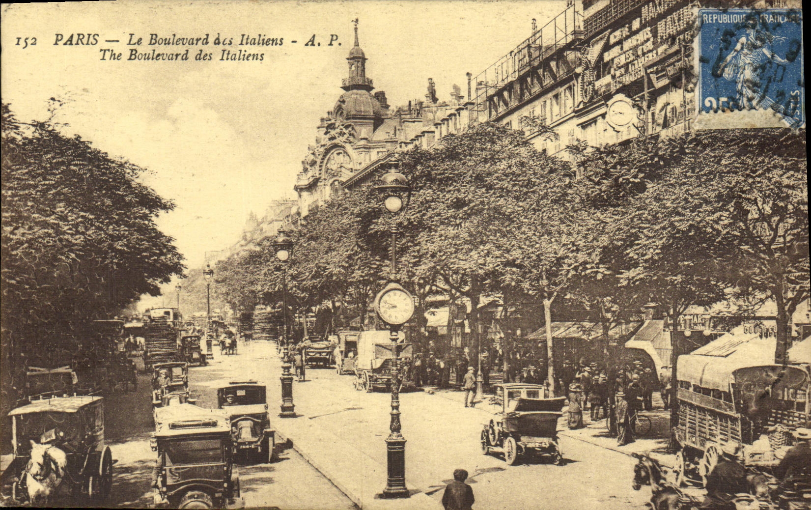 VINTAGE POSTCARD Paris the Italian Boulevard