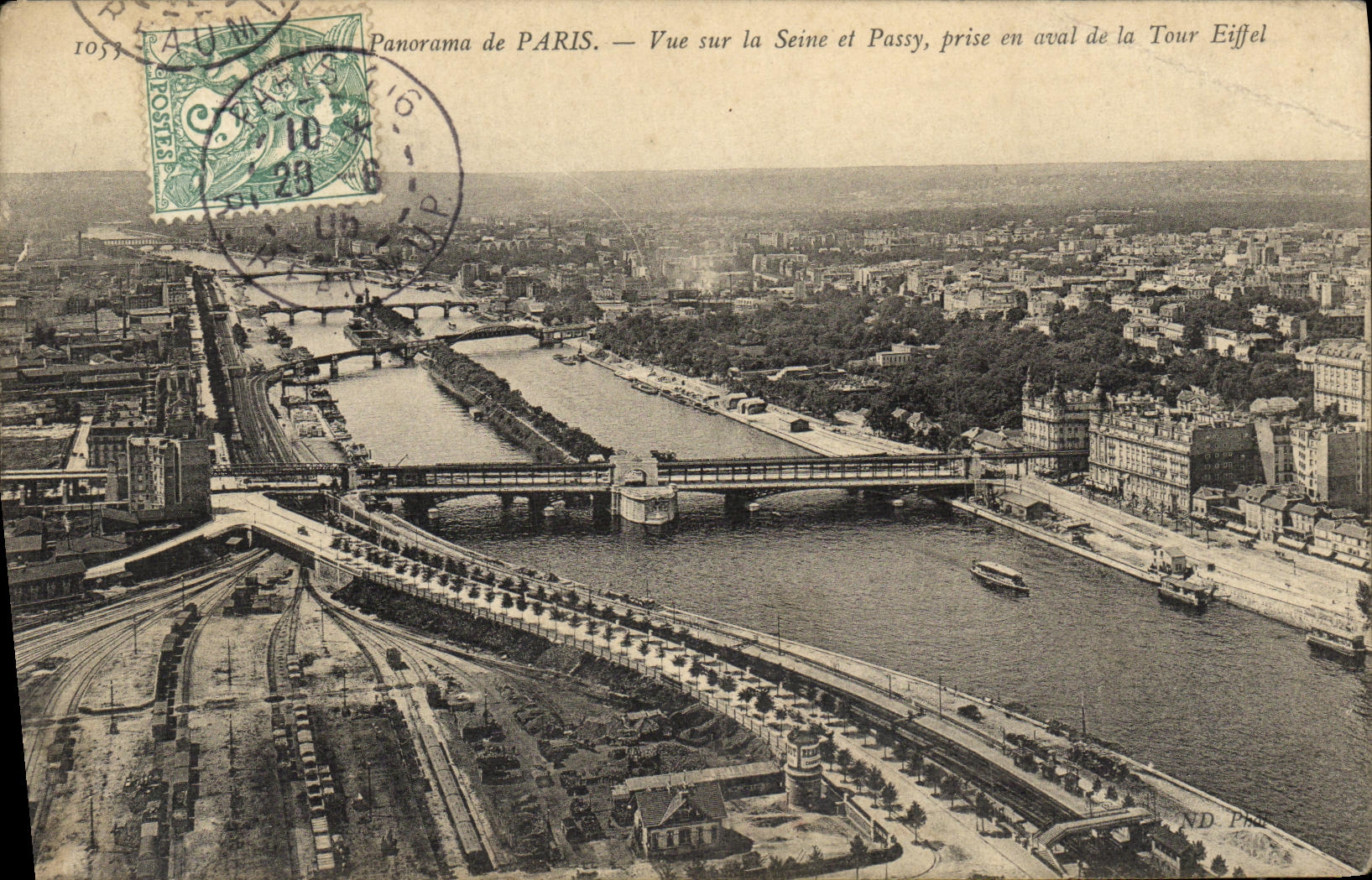 CPA Paris Panorama Vue sur la Seine et Passy pris en aval de la Tour Eiffel