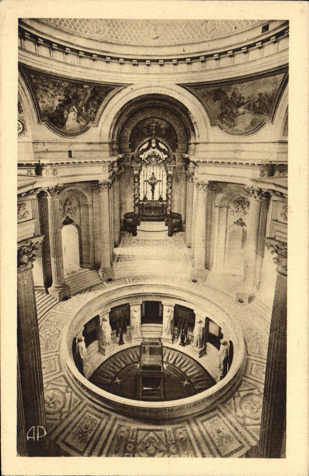 CPA Paris Hotel des Invalides La chapelle et le tombeau de Napoleon 1er