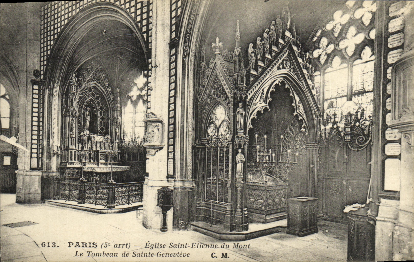 CPA Paris Eglise Saint Etienne du Mont Tombeau de Sainte Genevieve