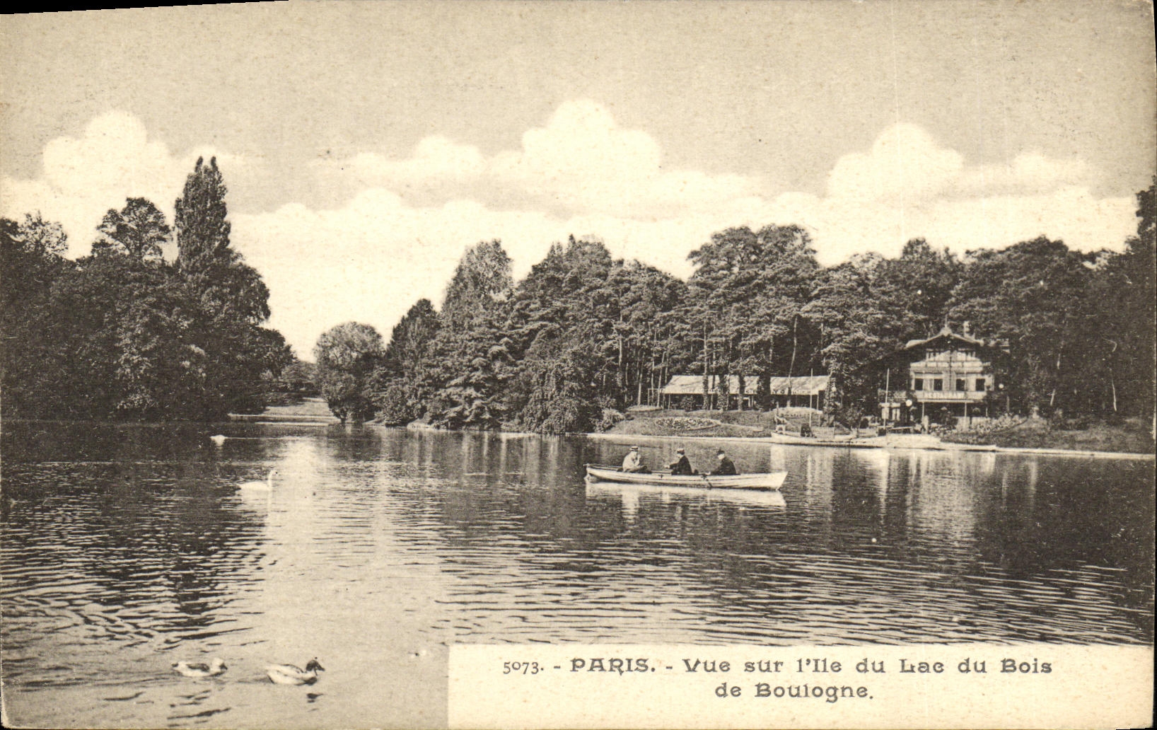 CPA Paris Vue Sur I lle Du Lac du Bois de Boulogne