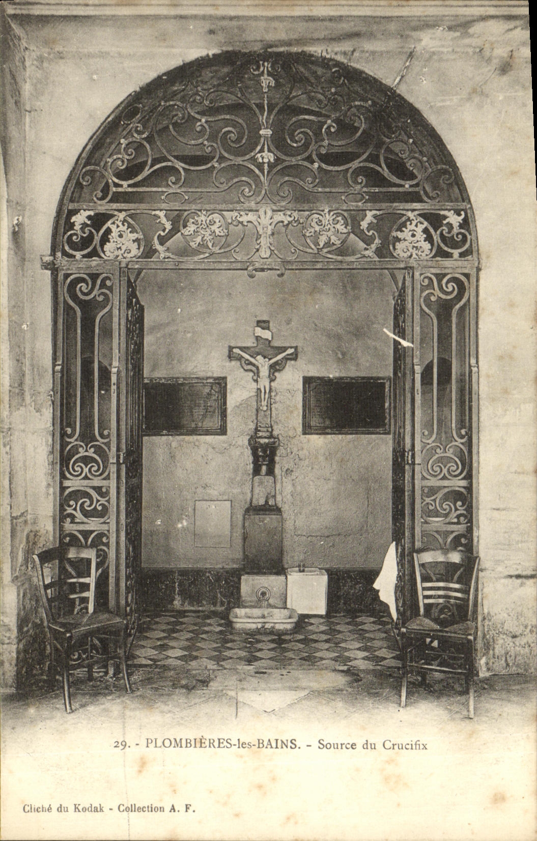 Fuente de Plombieres de la POSTAL de la VENDIMIA les Bains de Crueifix