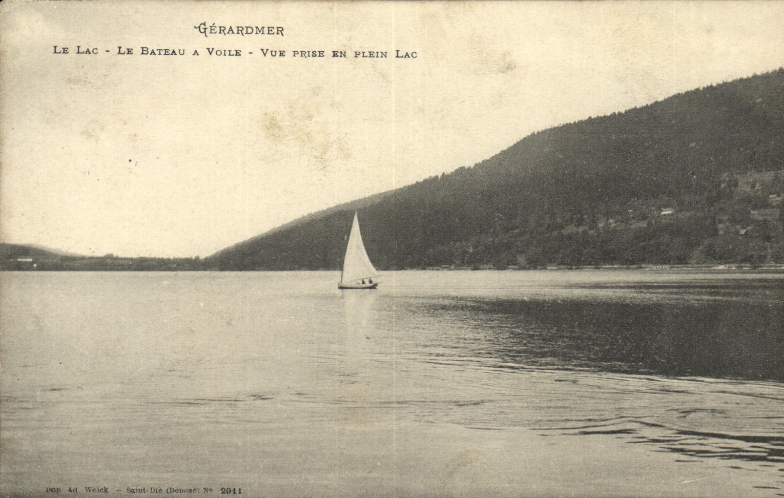 CPA Gerardmer Le Lac Le Bateau A Volie Vue Prise En Plein Lac