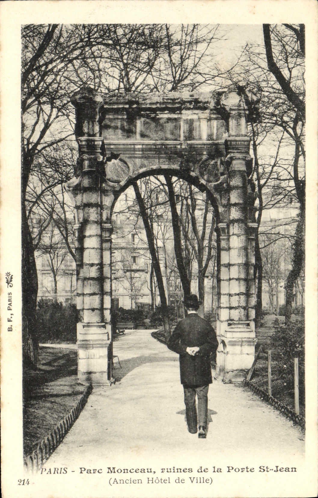CPA Paris Pare Monceau Ruines de la Porte St Jean Ancien hotel de ville