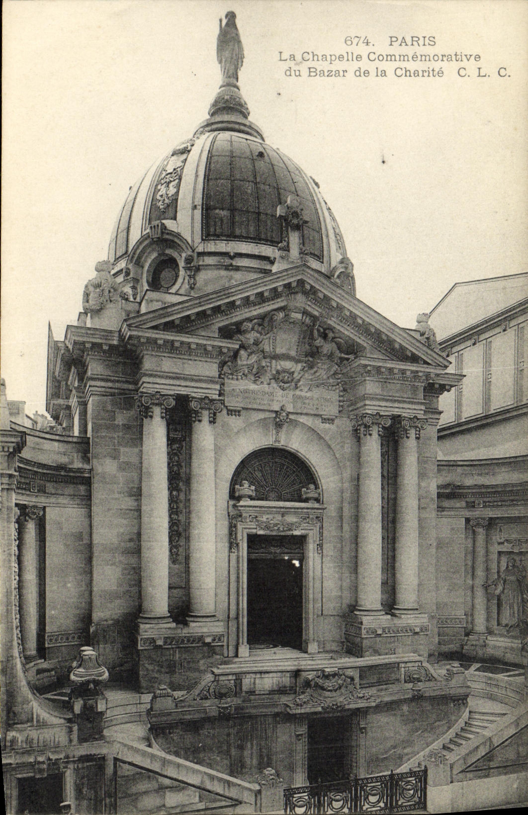 CPA Paris La Chapelle Commemorative du Bazar de la Charite