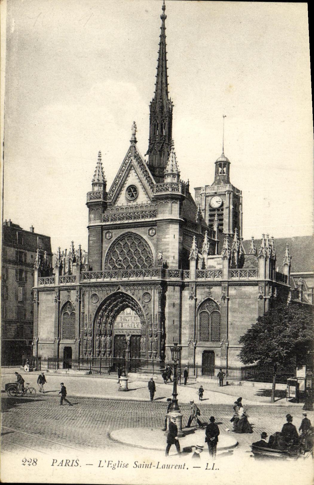 CPA Paris L Eglise Saint Laurent