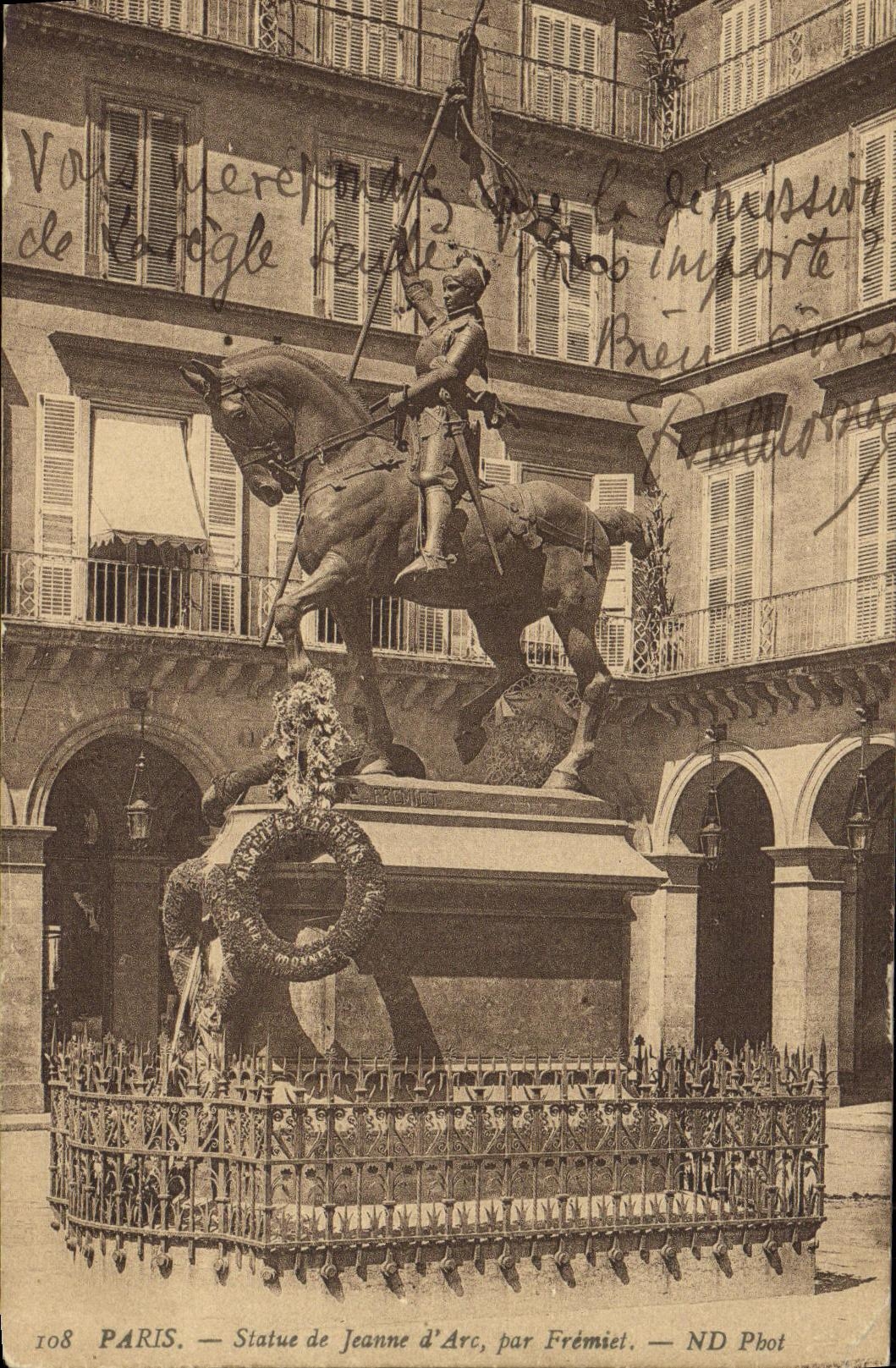 CPA Paris Statue de Jeanne d Arc par Fremiet