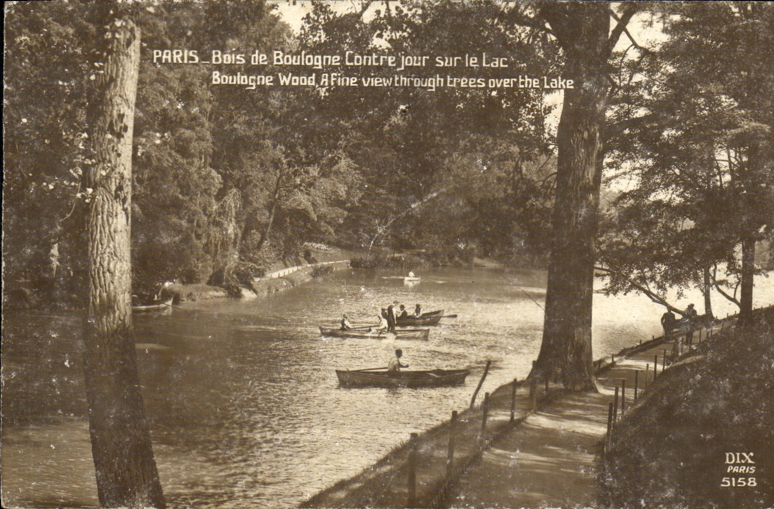 CPA Paris Bois de Boulogne Contre jour sur le lac