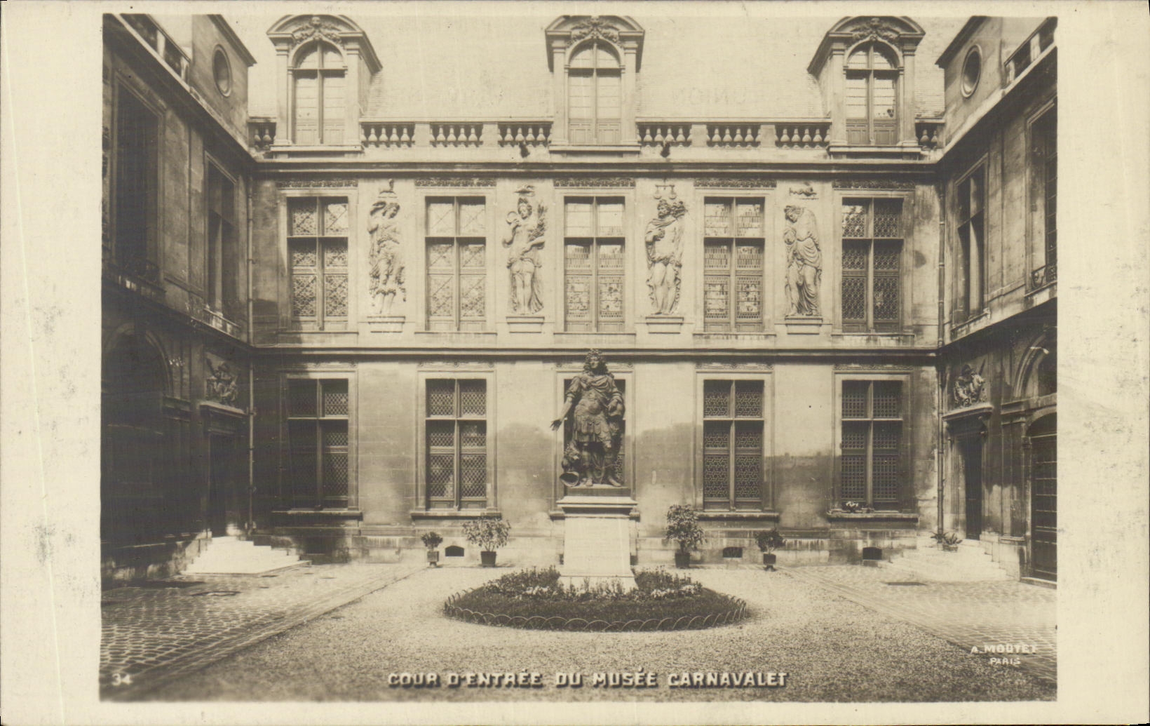 VINTAGE POSTCARD Court D Entered of the Museum Carnavalet Paris
