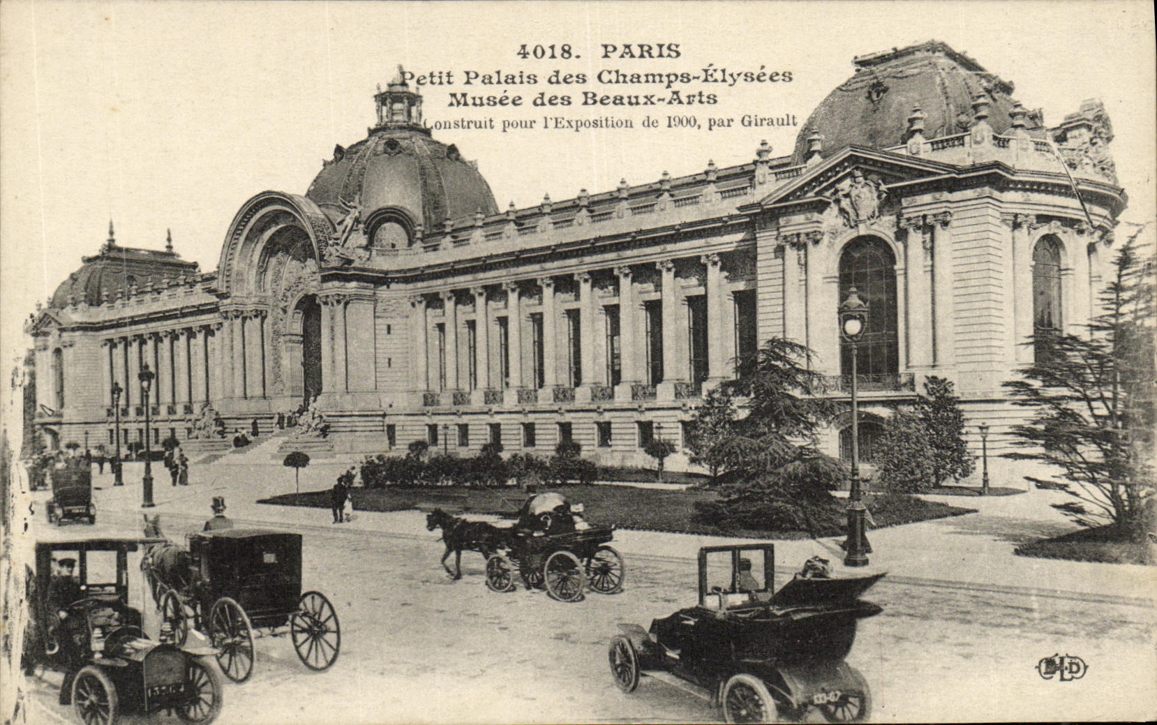CPA Paris Petit Palais des Champs Elysees Musee des Beaux Arts automobile