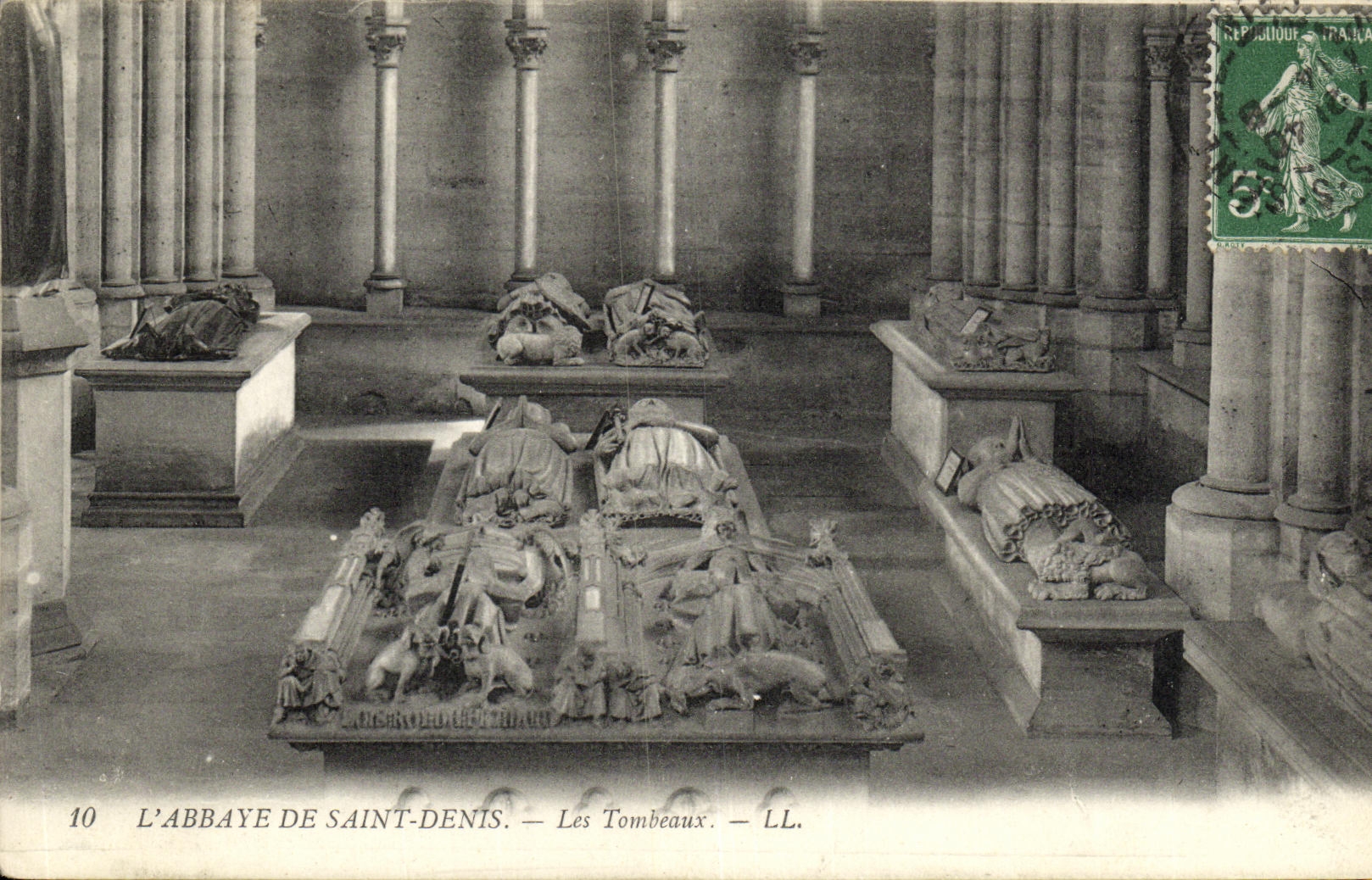 VINTAGE POSTCARD Holy Denis the Tombs L Abbey