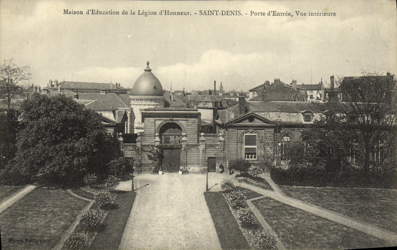 La POSTAL Abbaye de la VENDIMIA de Denis Saint lleva la educacion interior vista entrada de la casa D de D del honor de la legion D