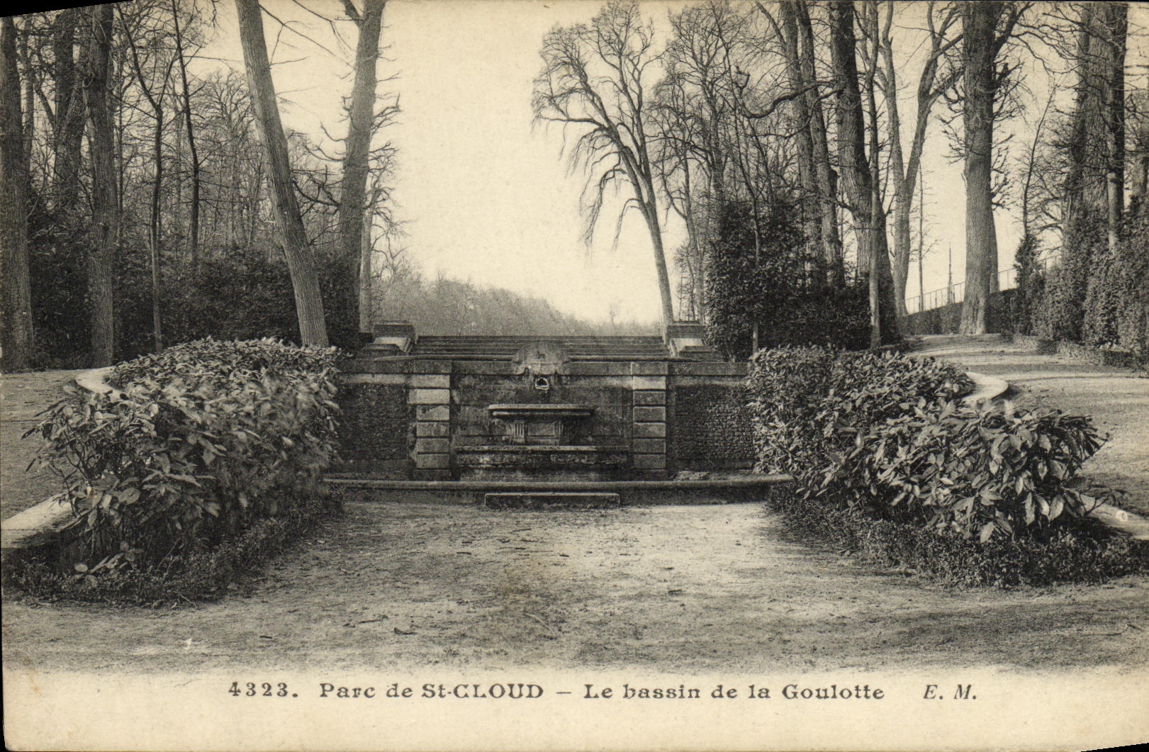 VINTAGE POSTCARD Holy Cloud the Basin of the Chute