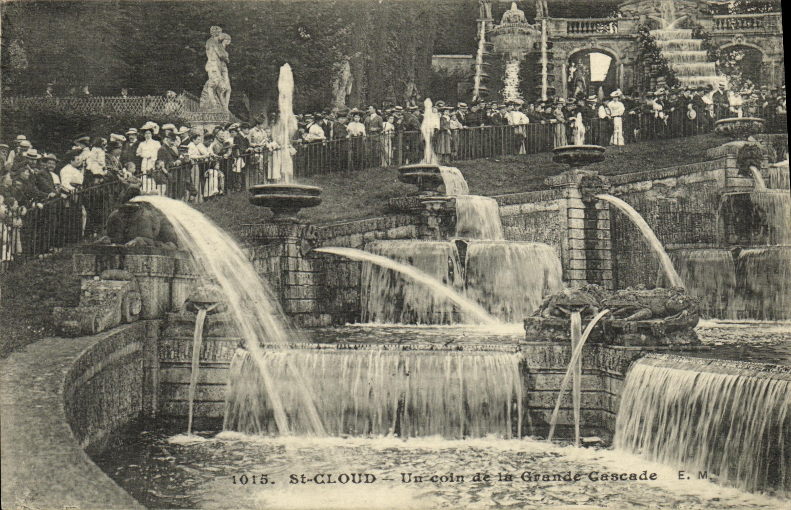 Nube santa de la POSTAL de la VENDIMIA una esquina de la cascada grande