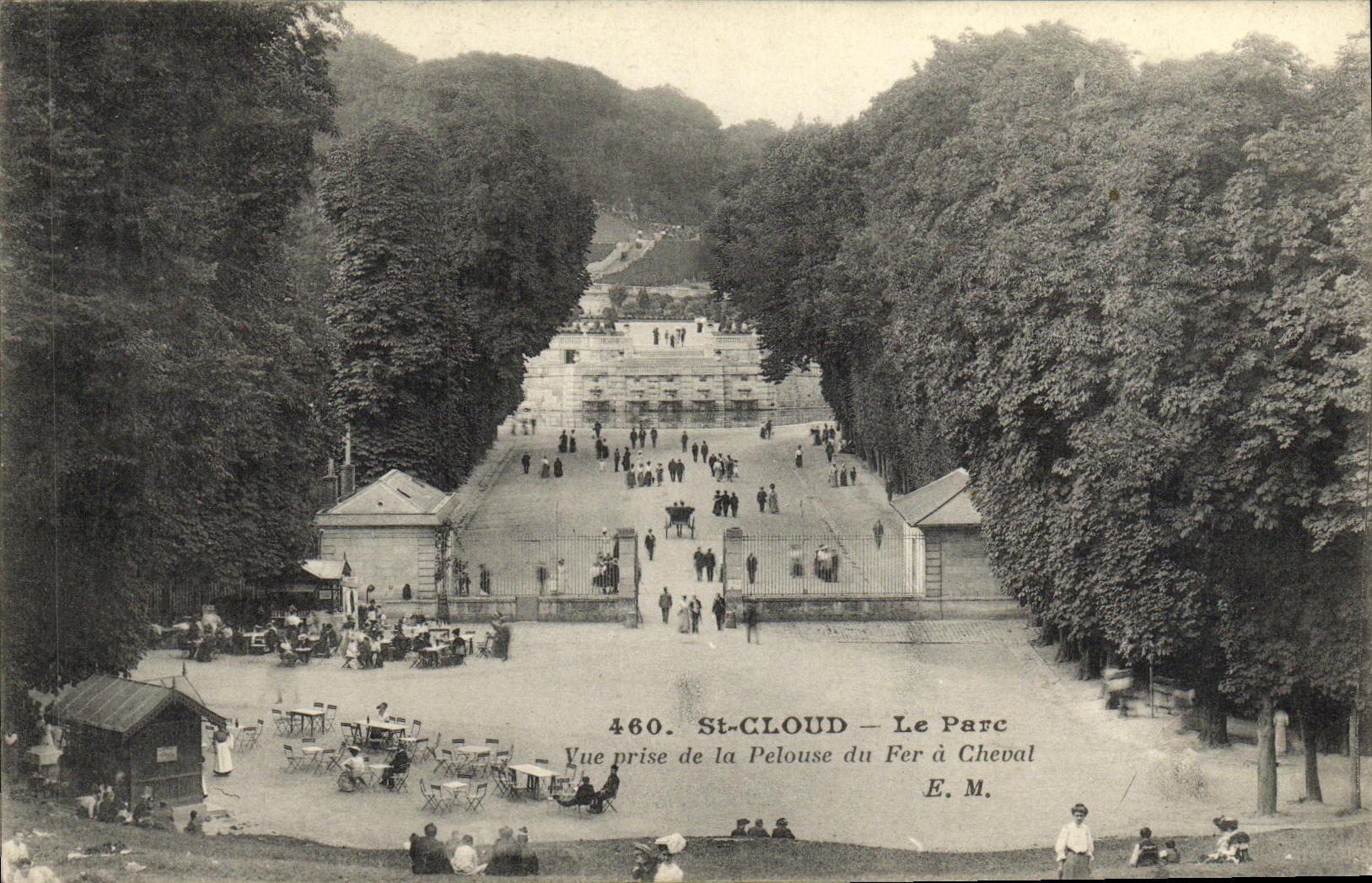 VINTAGE POSTCARD St Cloud the Park Seen from of the Lawn of the Horseshoe