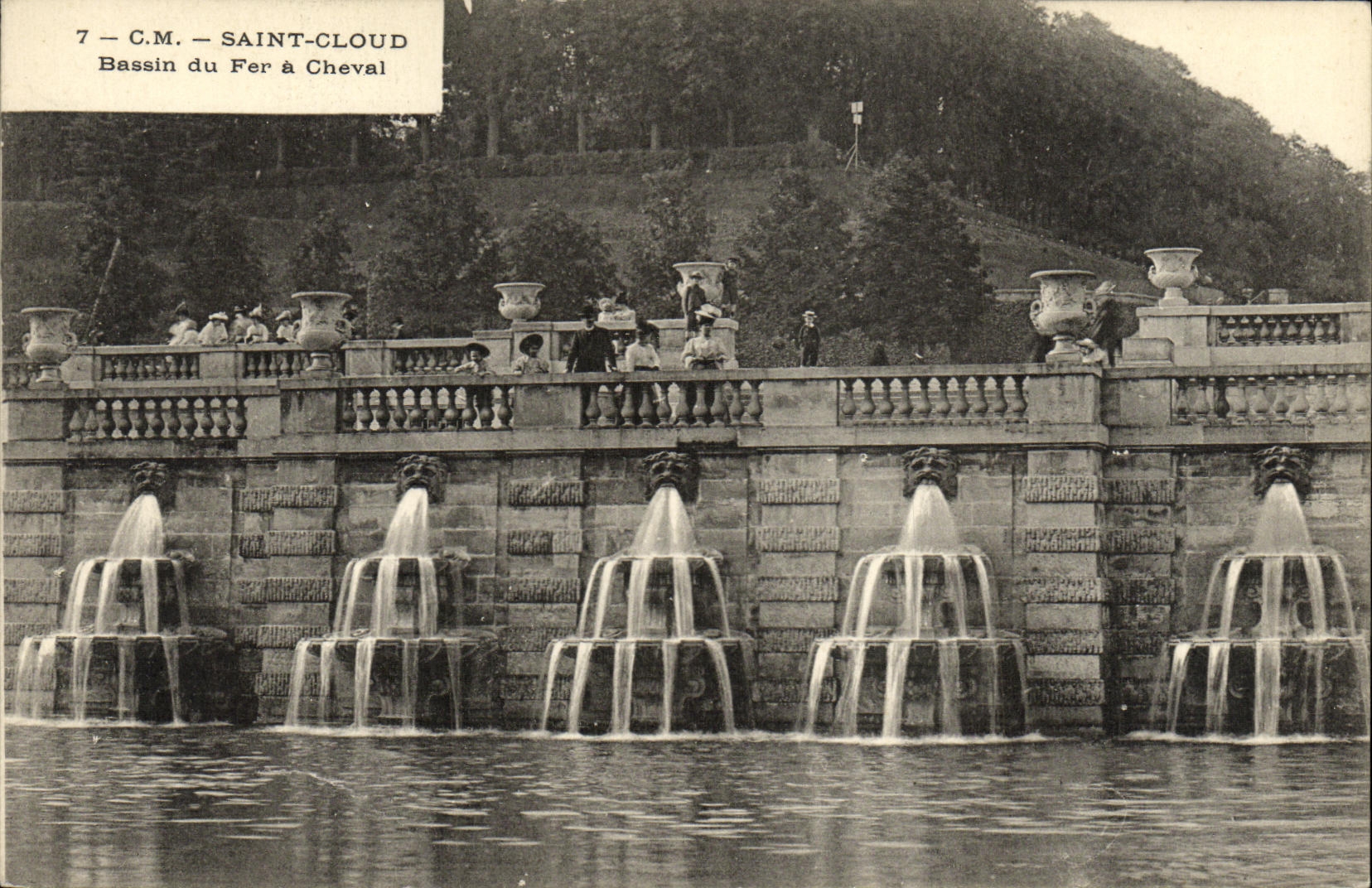 VINTAGE POSTCARD St Cloud Bassin of the Horseshoe