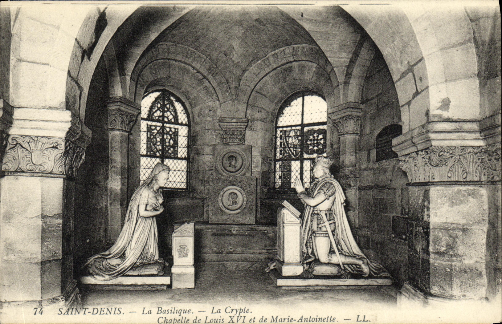 VINTAGE POSTCARD Holy Denis the Basilica the Crypt Vault of Louis XVI and Marie Antoinette