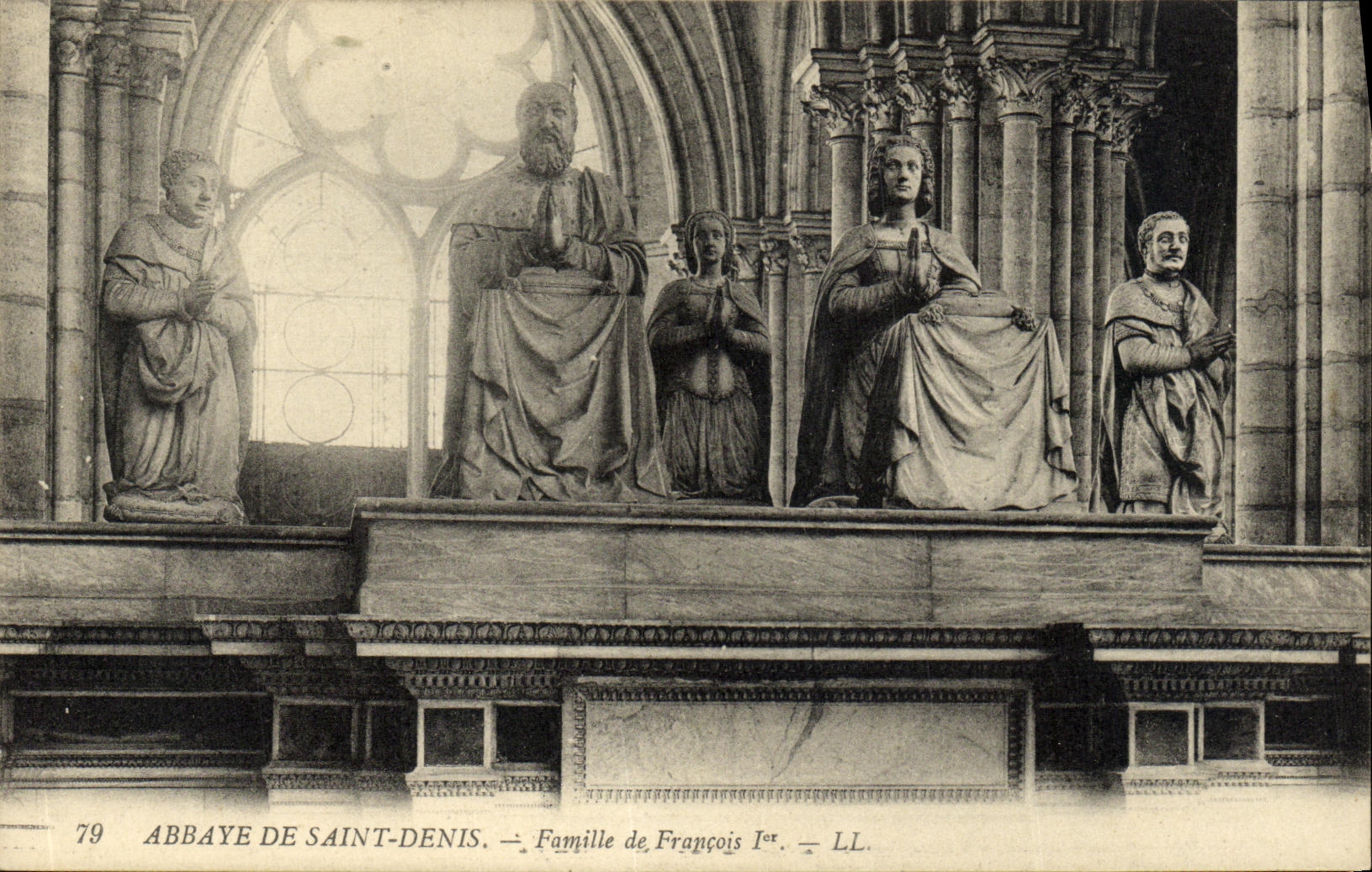VINTAGE POSTCARD Abbey Of Saint Denis Familie of Francois 1st