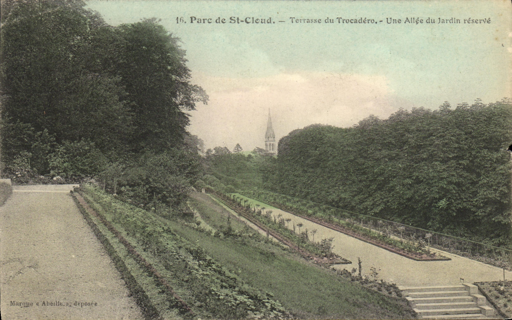 VINTAGE POSTCARD Holy Cloud the Park Terrace of Trocadero an alley of the garden reserve