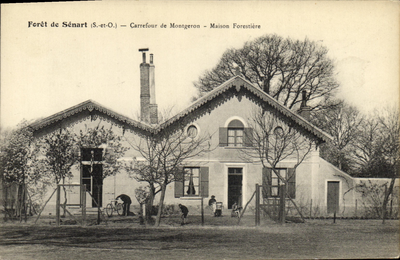 VINTAGE POSTCARD Drill of Senart Crossroads of Montgeron Forestiere House