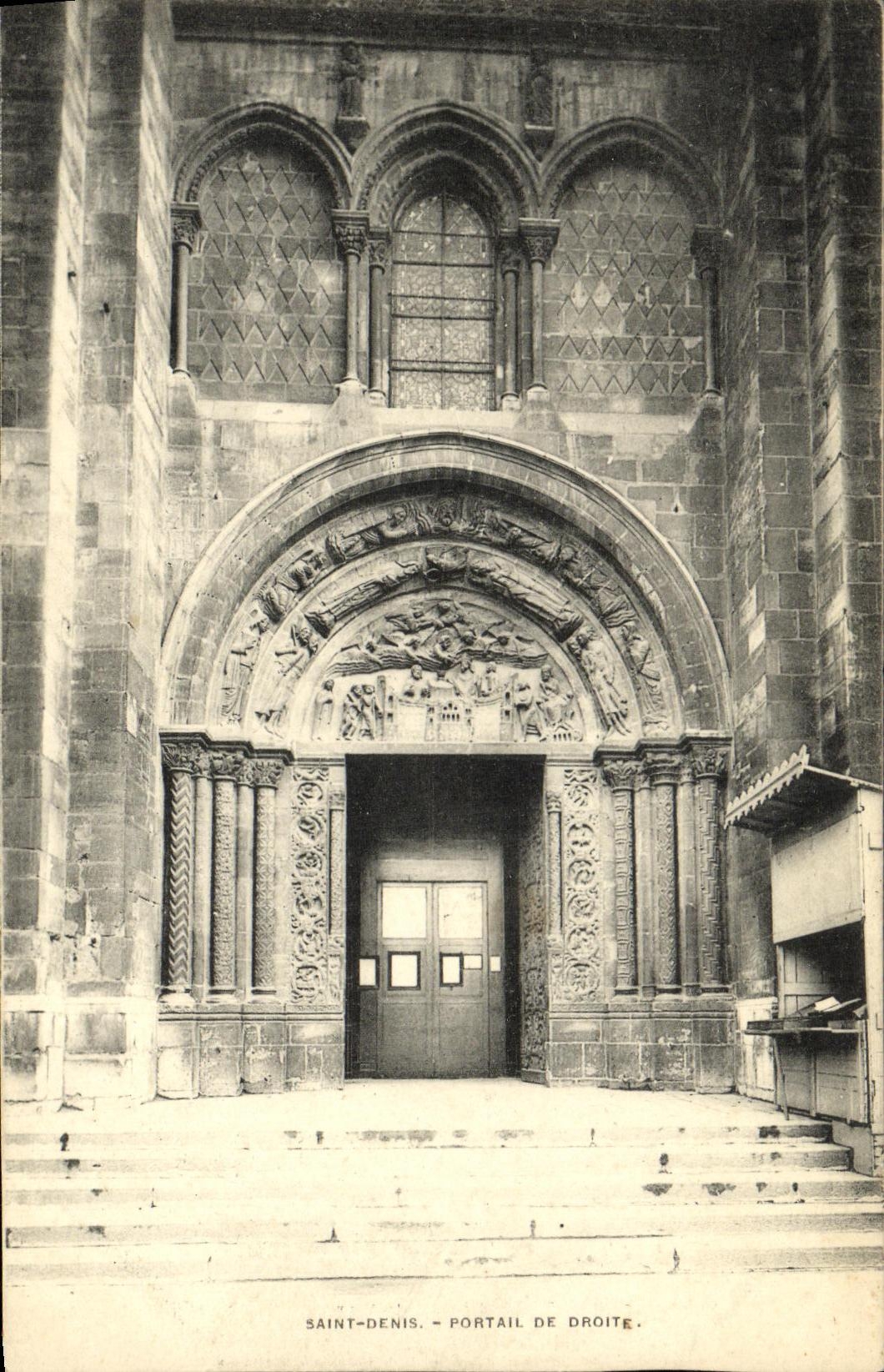 VINTAGE POSTCARD L Abbey Of Saint Denis Gate of right hand side