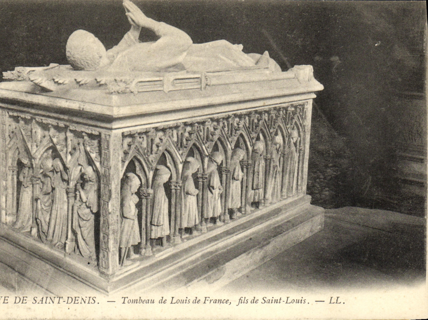 VINTAGE POSTCARD L Abbey Of Saint Denis Tomb of Louis de France wire of Saint Louis
