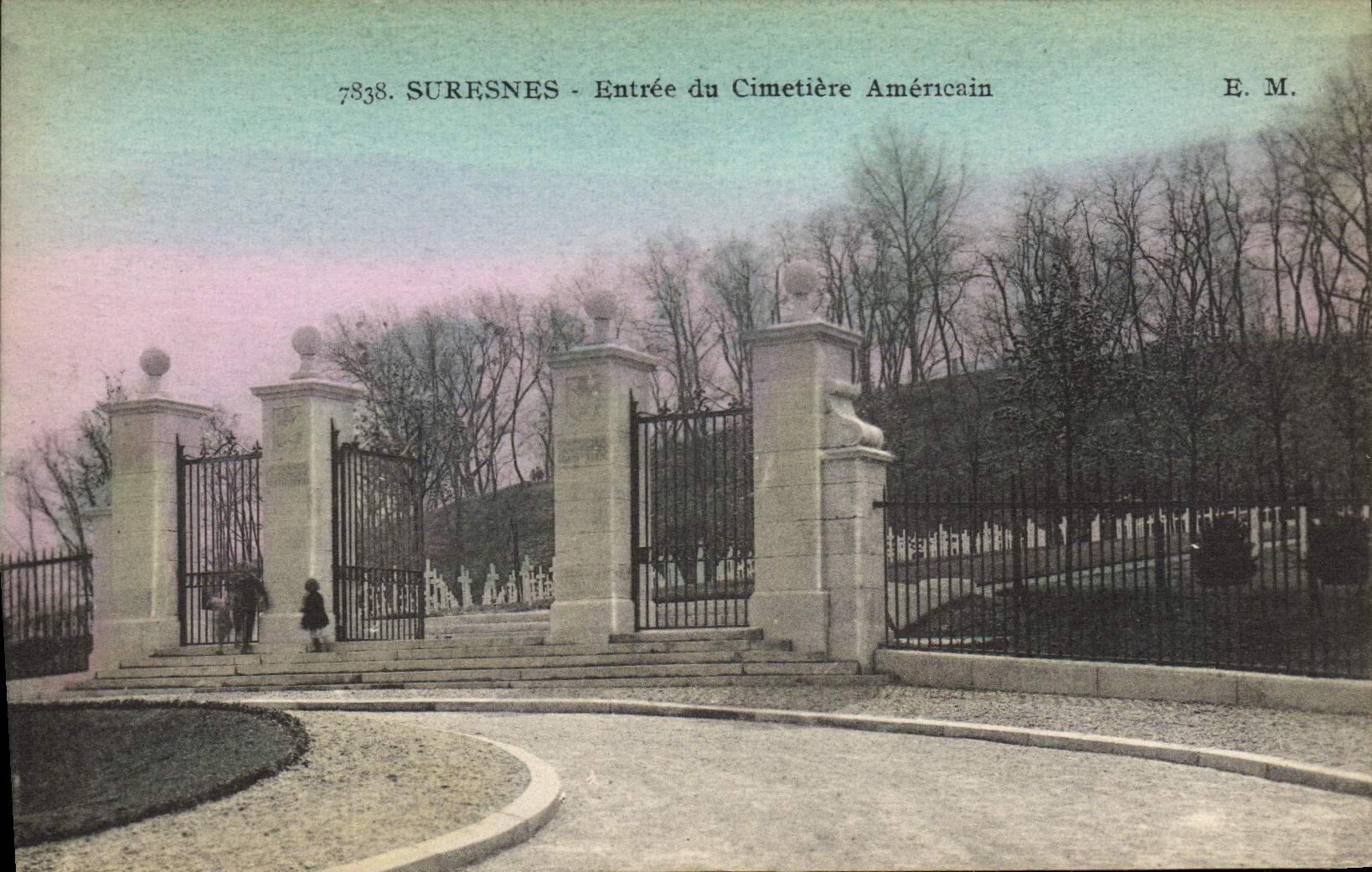 POSTAL Suresnes de la VENDIMIA entrado del cementerio americano