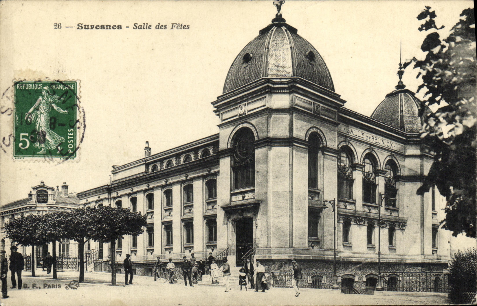 Pasillo de la aldea de Suresnes de la POSTAL de la VENDIMIA