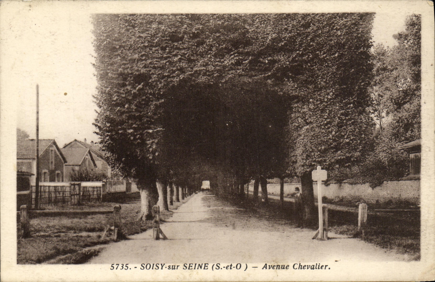 VINTAGE POSTCARD Soisy on the Seine Which occurred Knight