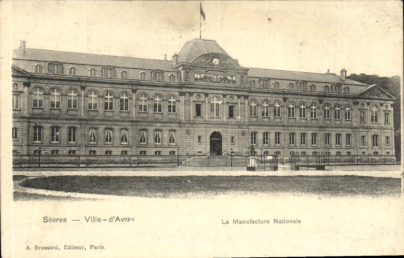 VINTAGE POSTCARD Separate City D Avray Nationle Manufacture