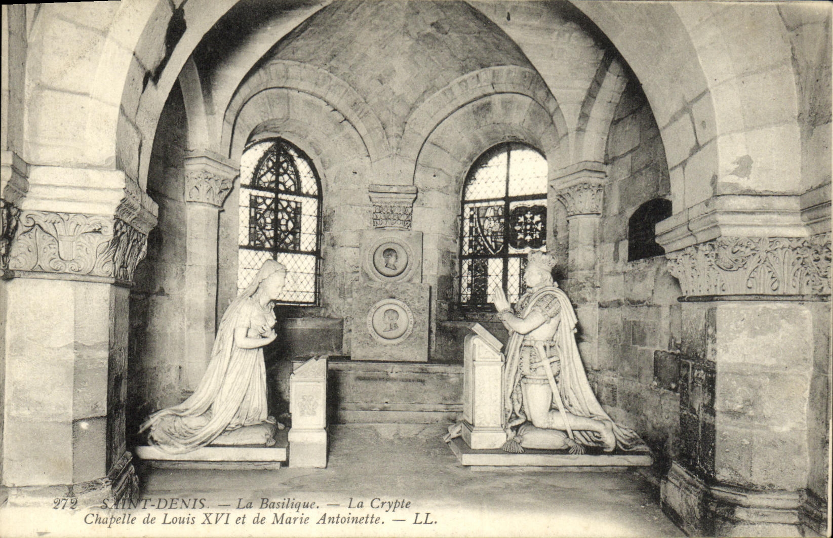 VINTAGE POSTCARD Holy Denis Basiliique the Crypt Vault of Louis XVI and Marie Antoinette