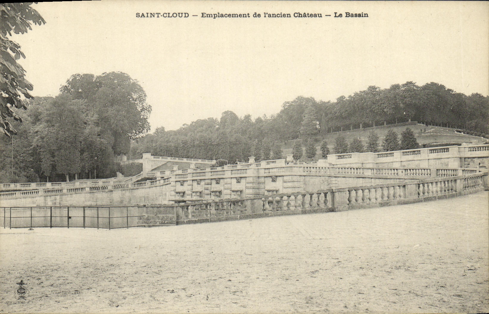 VINTAGE POSTCARD Holy Cloud Site of L Old Castle the Basin
