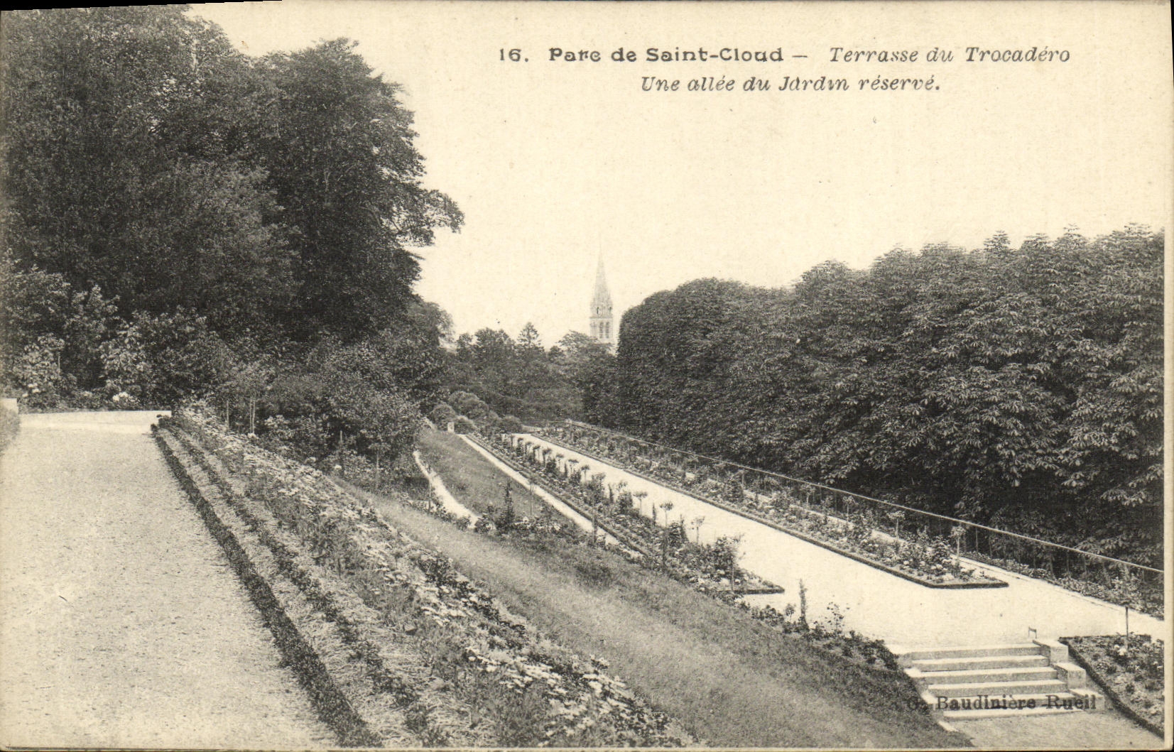 VINTAGE POSTCARD Holy Cloud Terrace Of Trocadero an alley of the Garden reserve