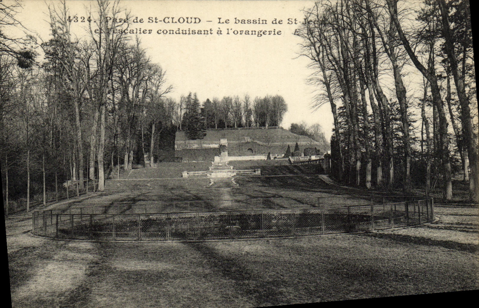 VINTAGE POSTCARD Holy Cloud the Park the basin of St Jean and L leading staircase has L Orangerie