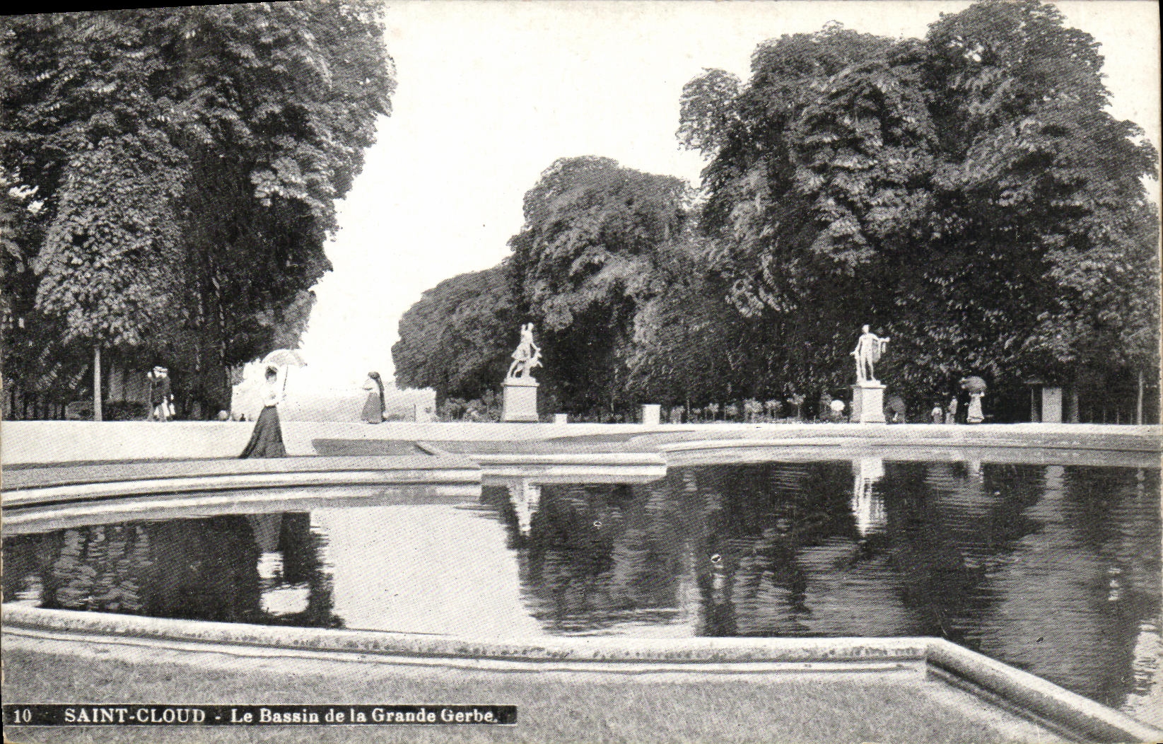 VINTAGE POSTCARD St Cloud the basin of the large sheaf
