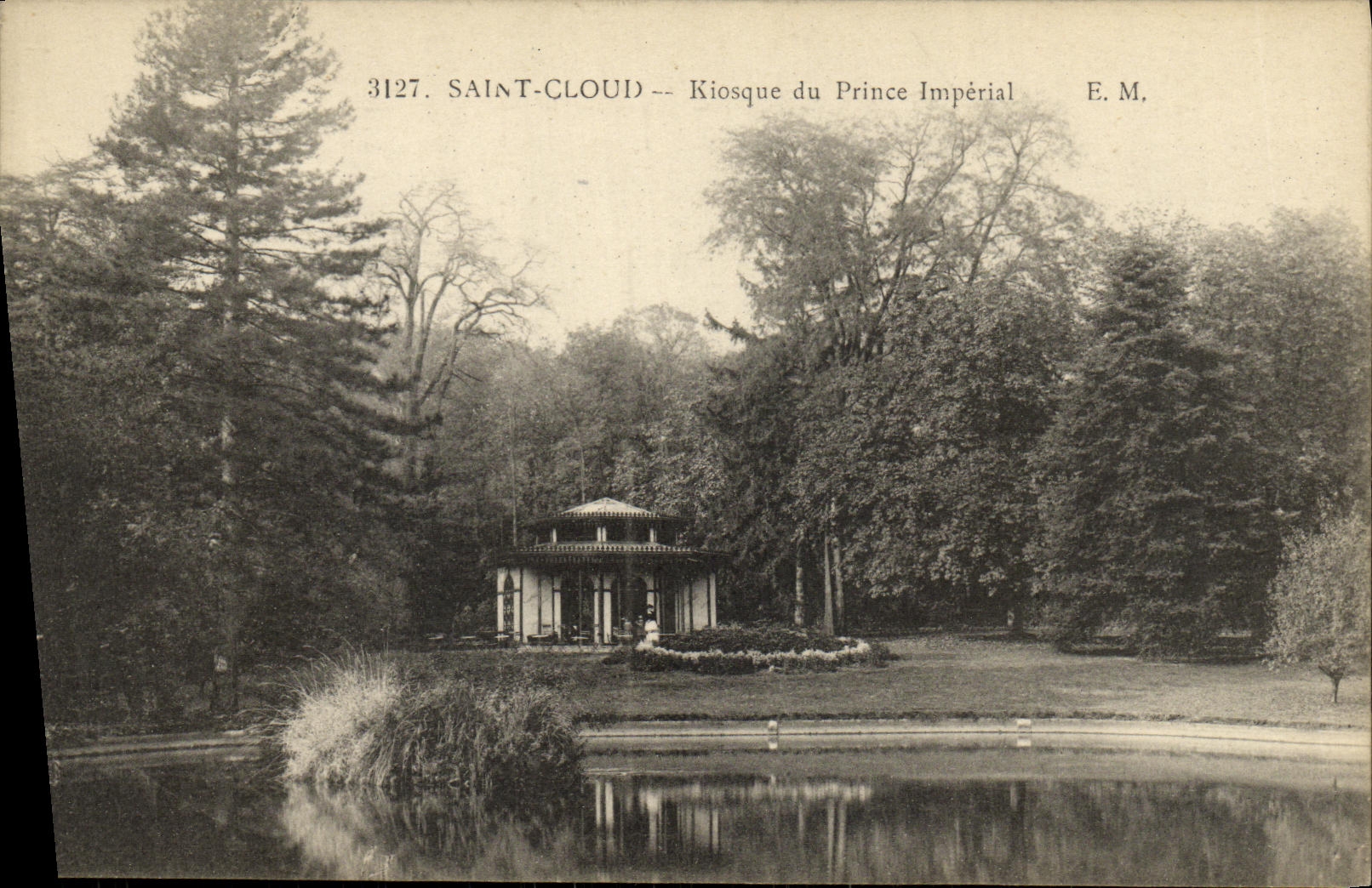 VINTAGE POSTCARD St Cloud Kiosk of Prince Imperial