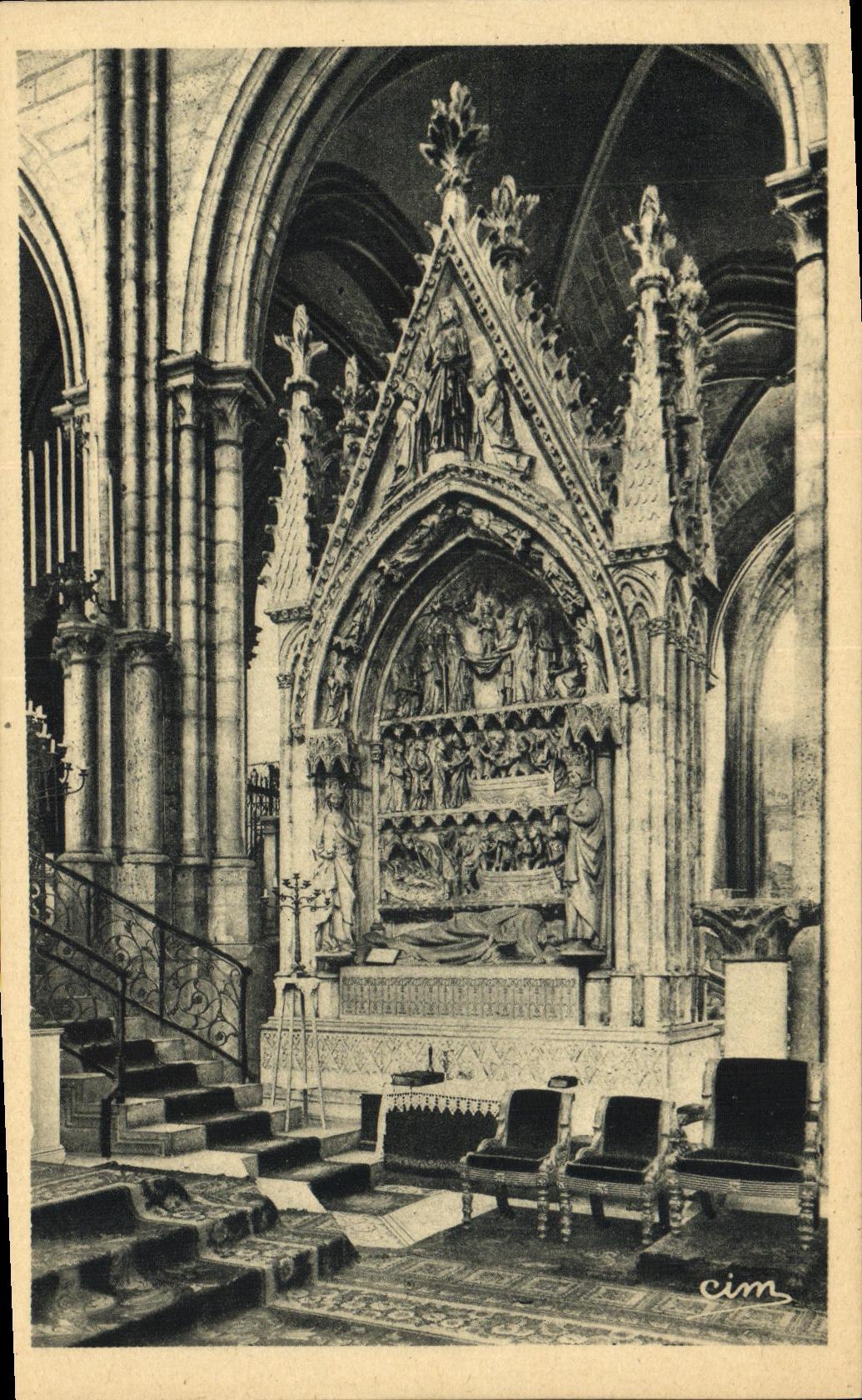 VINTAGE POSTCARD Holy Denis Abbey of St Denis Tomb of King Dagobert Ler