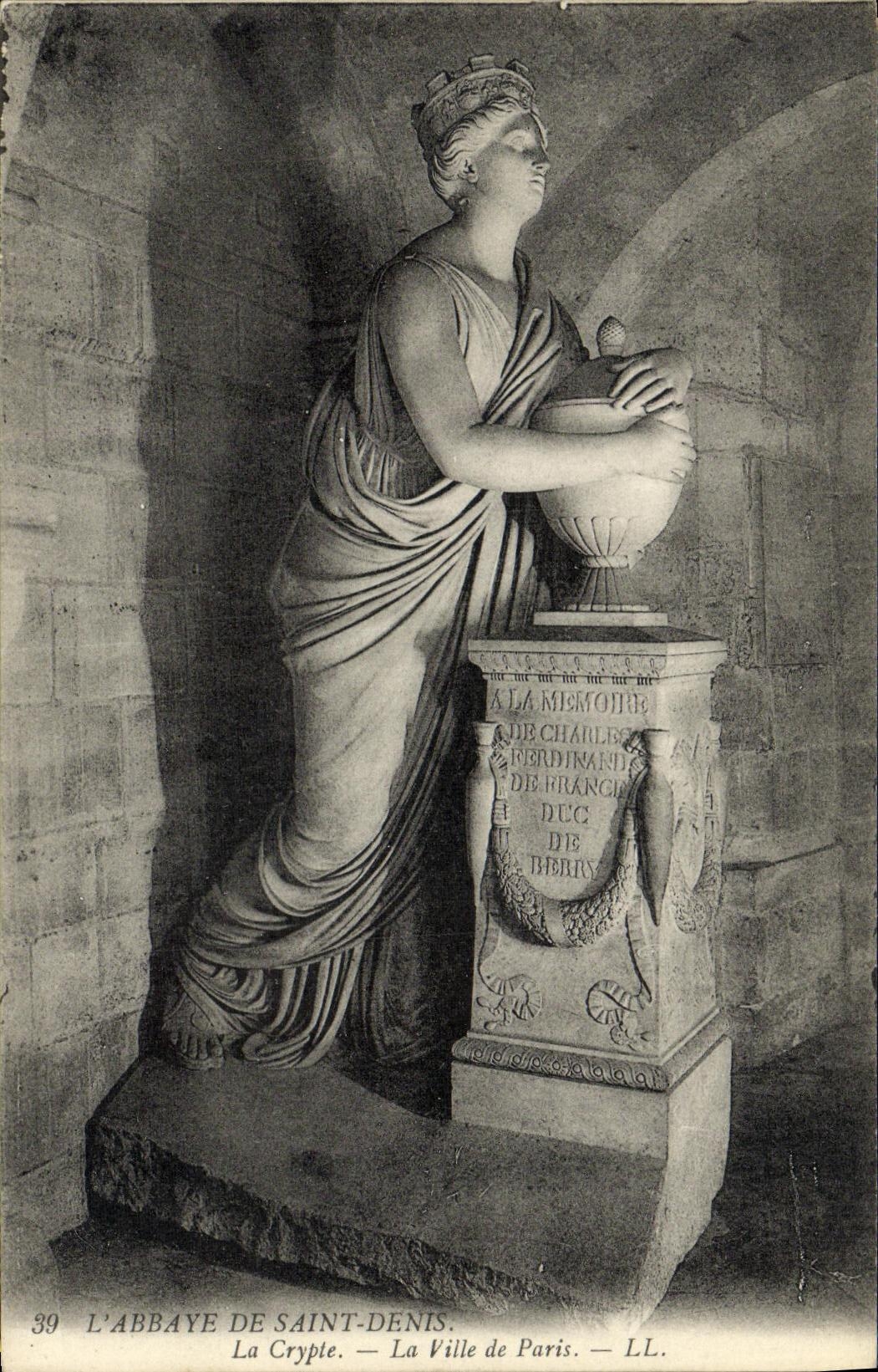 VINTAGE POSTCARD L Abbey of Denis Saint the Crypt the Town of Paris