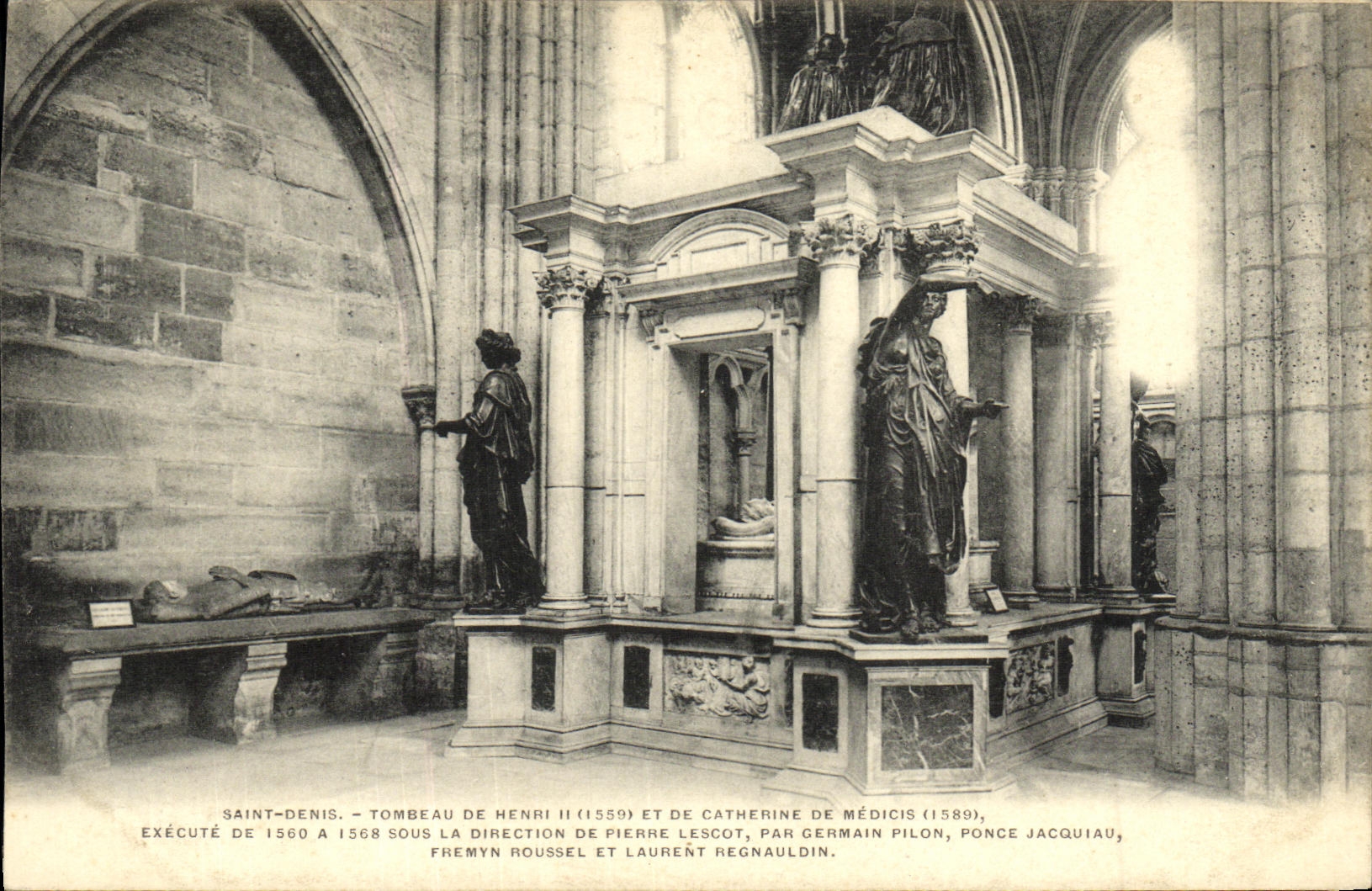 VINTAGE POSTCARD Holy Denis Tomb Of Henri II and Catherine de Medicis