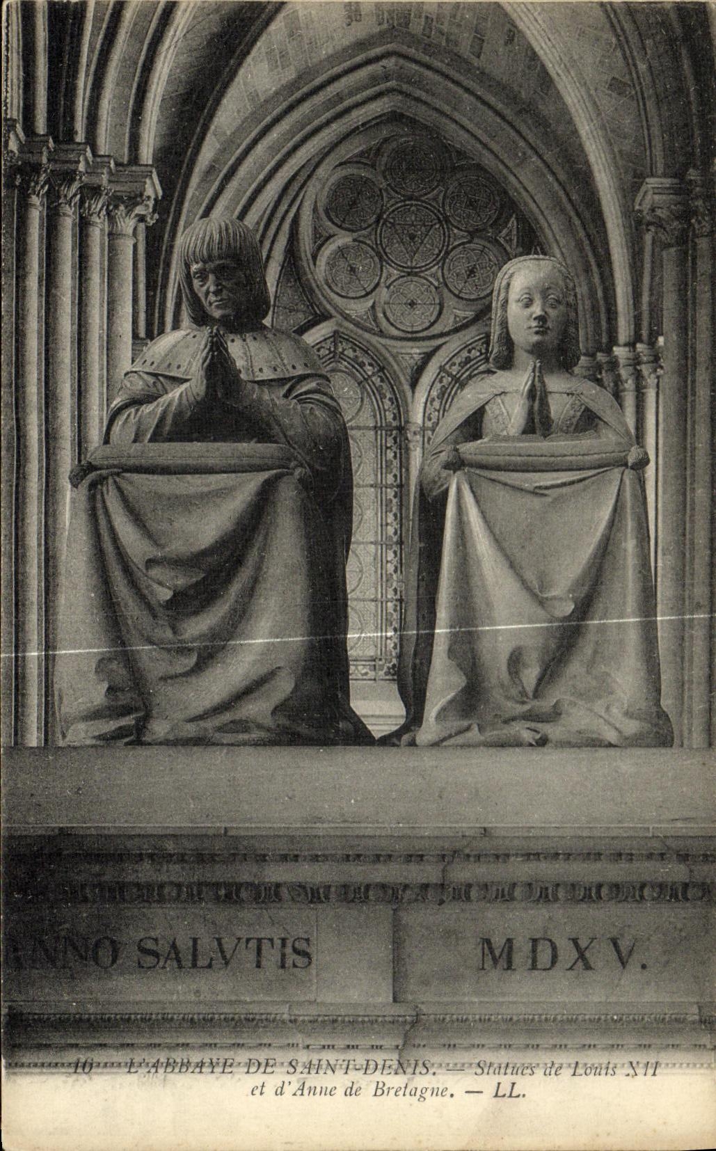 VINTAGE POSTCARD Abbey of Saint Denis Statues of Louis XII and D Anne of Brittany