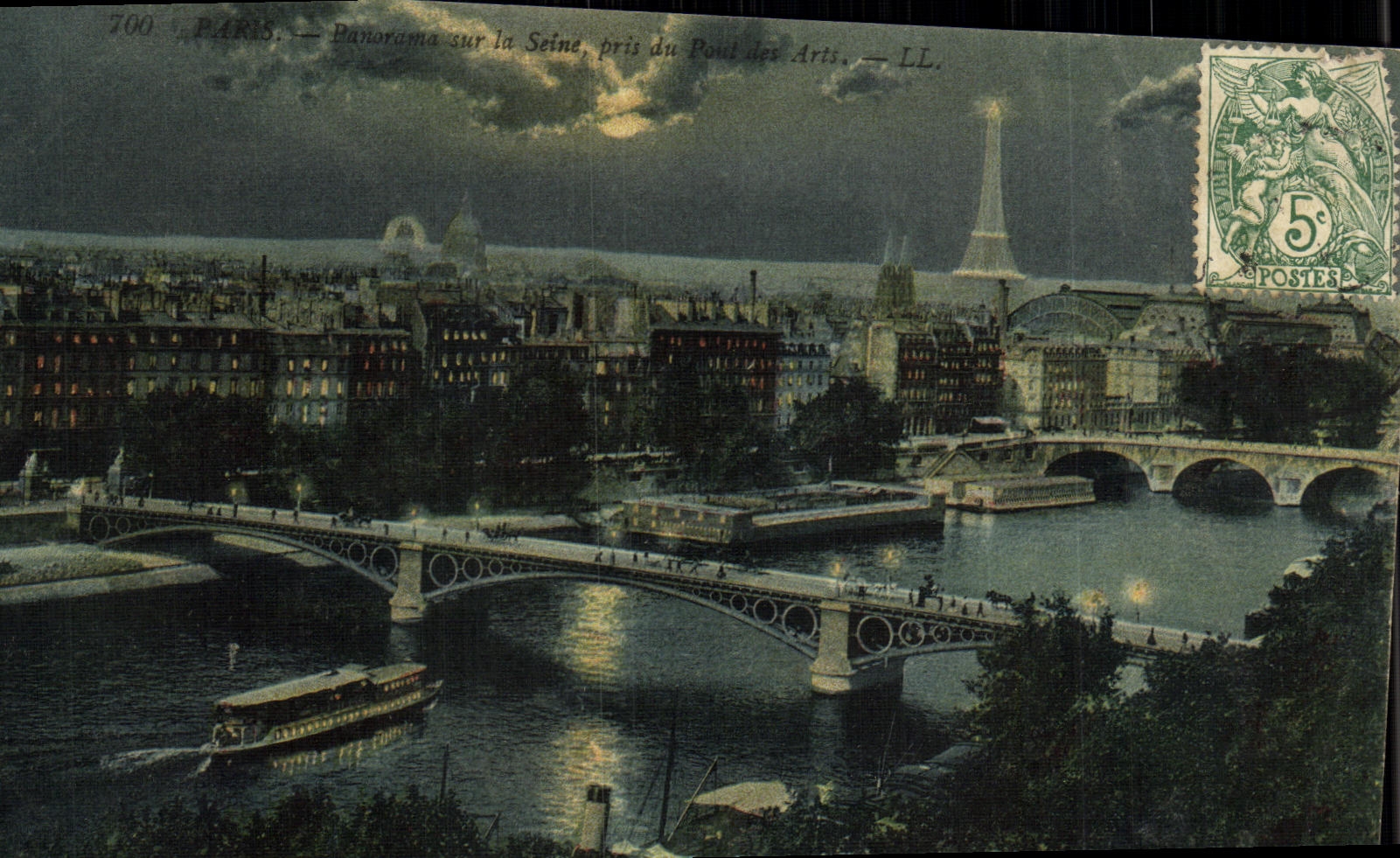 CPA Paris Panorama sur la Seine pris du pont des Arts Tour Eiffel