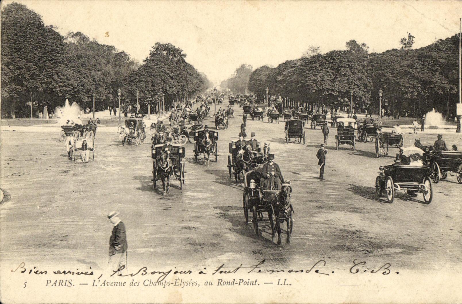 CPA Paris L Avenue des Champs Elysees au Rond Point