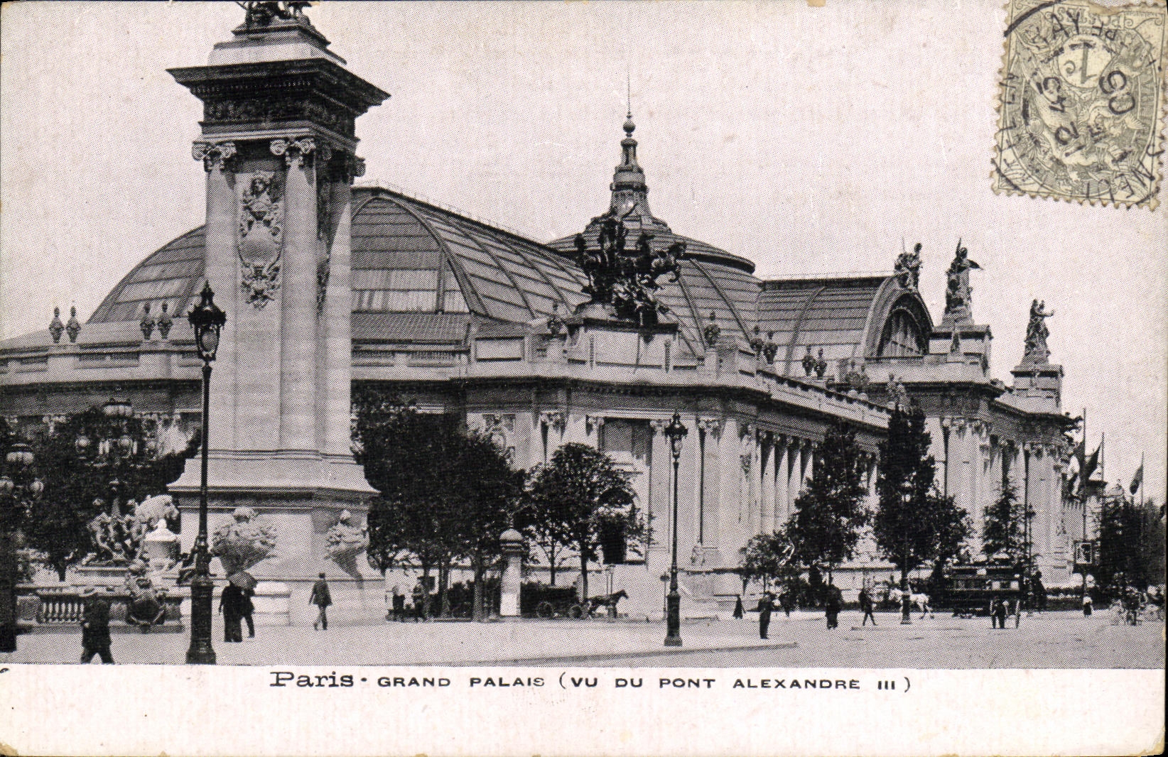 CPA Paris Grand Palais Vu du pont Alexandre III