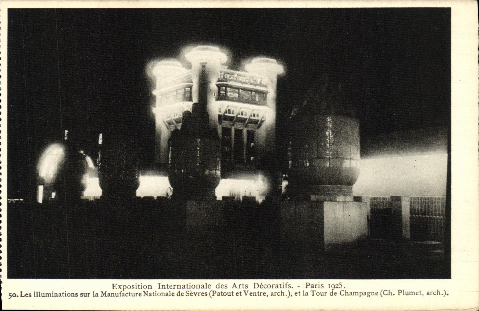 CPA Exposition Internationale des Arts Decoratifs Paris Les illuminations sur la Manufacture des servers