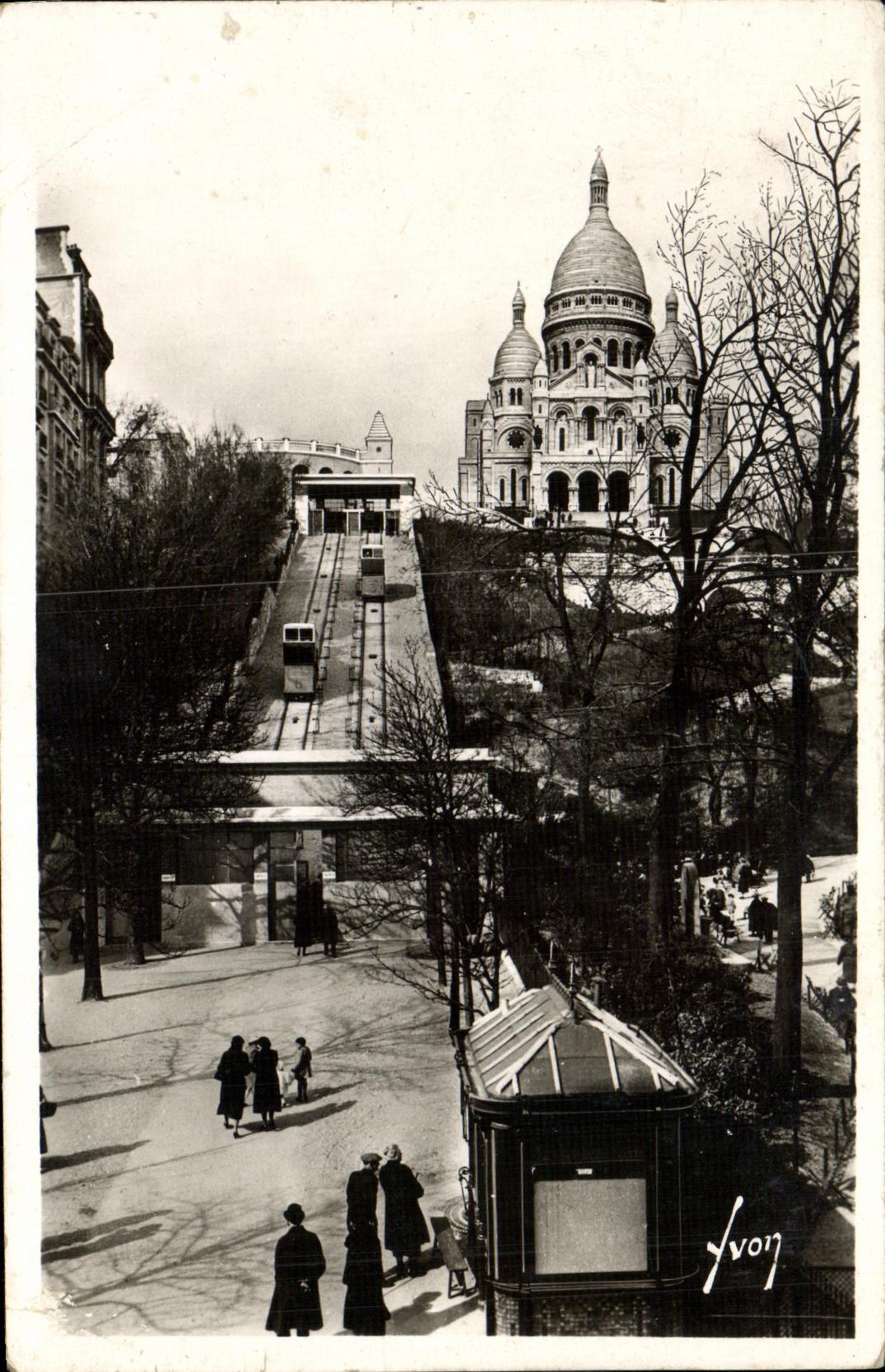VINTAGE POSTCARD Paris While Strolling Basilica of the Sacring Heart and funicular of Montmartre