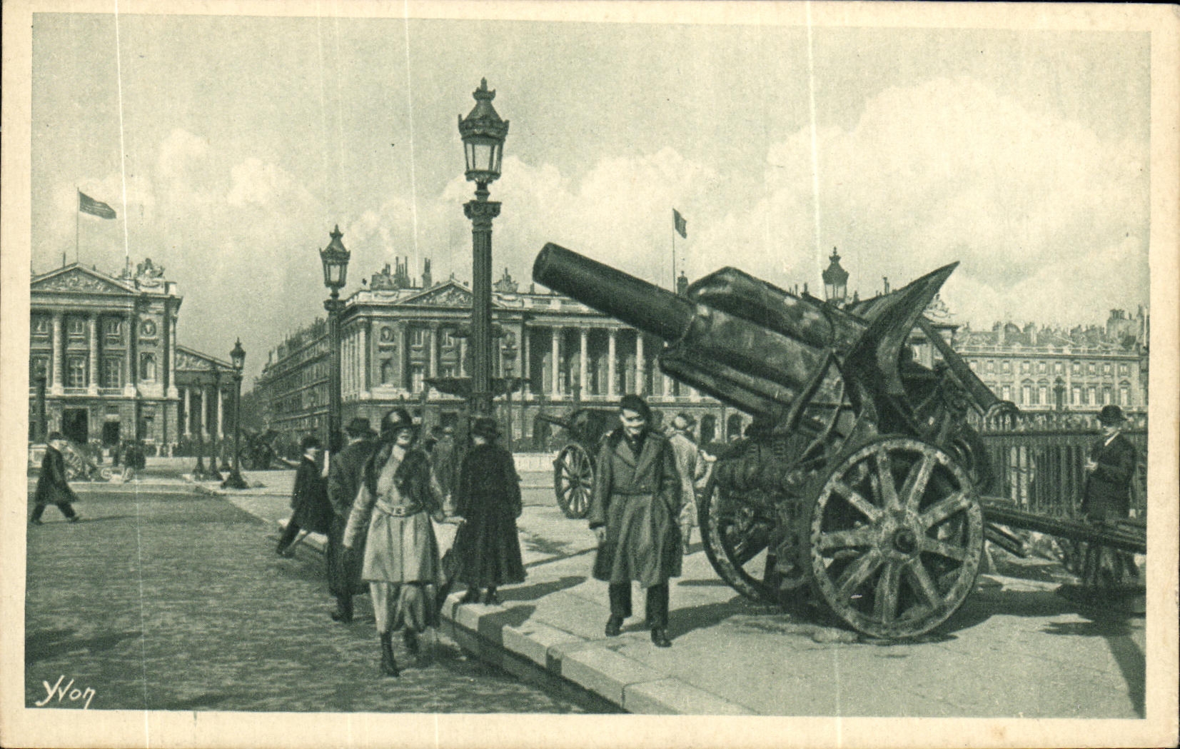 VINTAGE POSTCARD Paris Canon trophy places Militaria Harmony