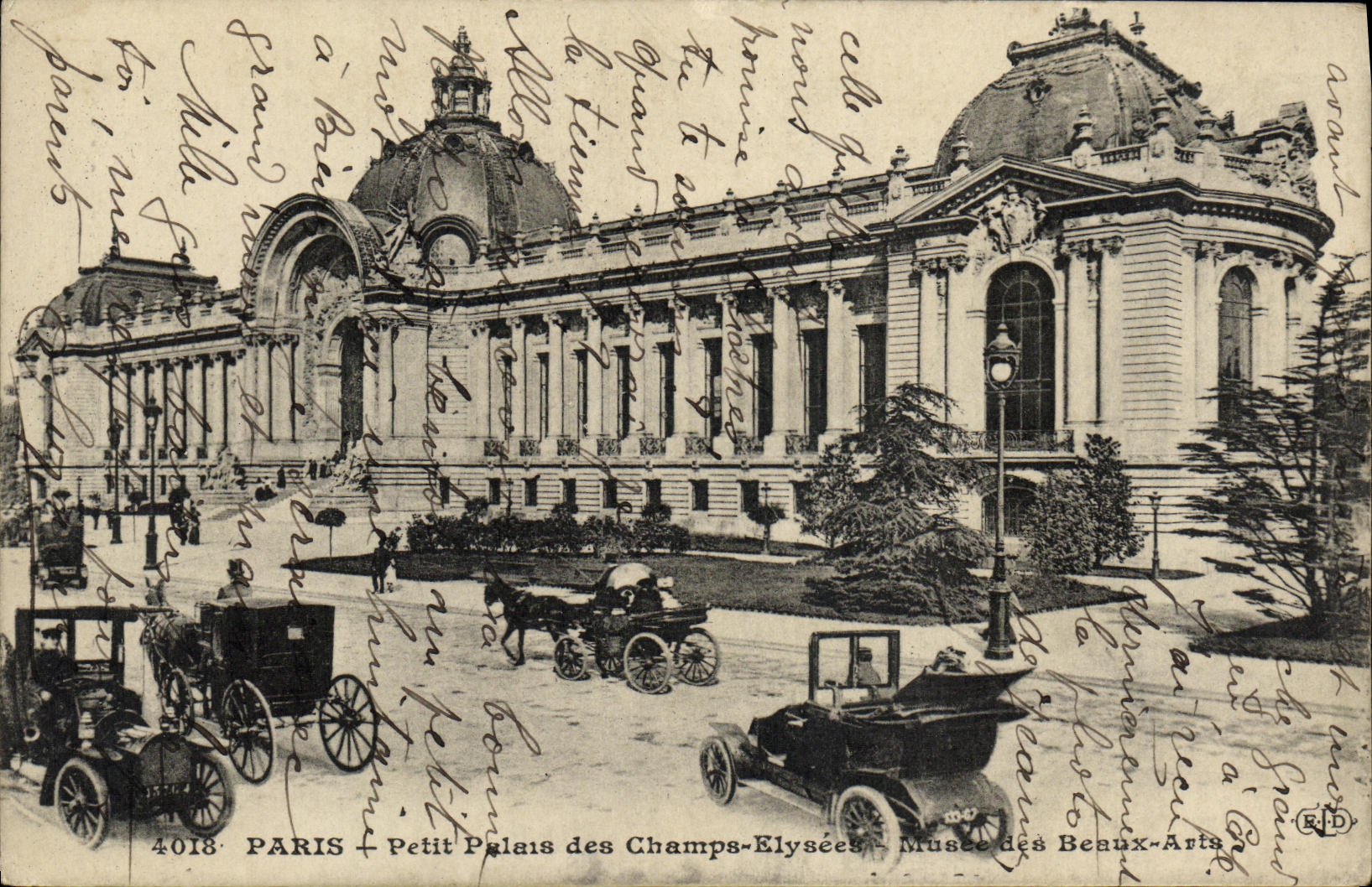 CPA Paris Petit Palais des Champs Elysees Musee des Beaux Arts Automobile 