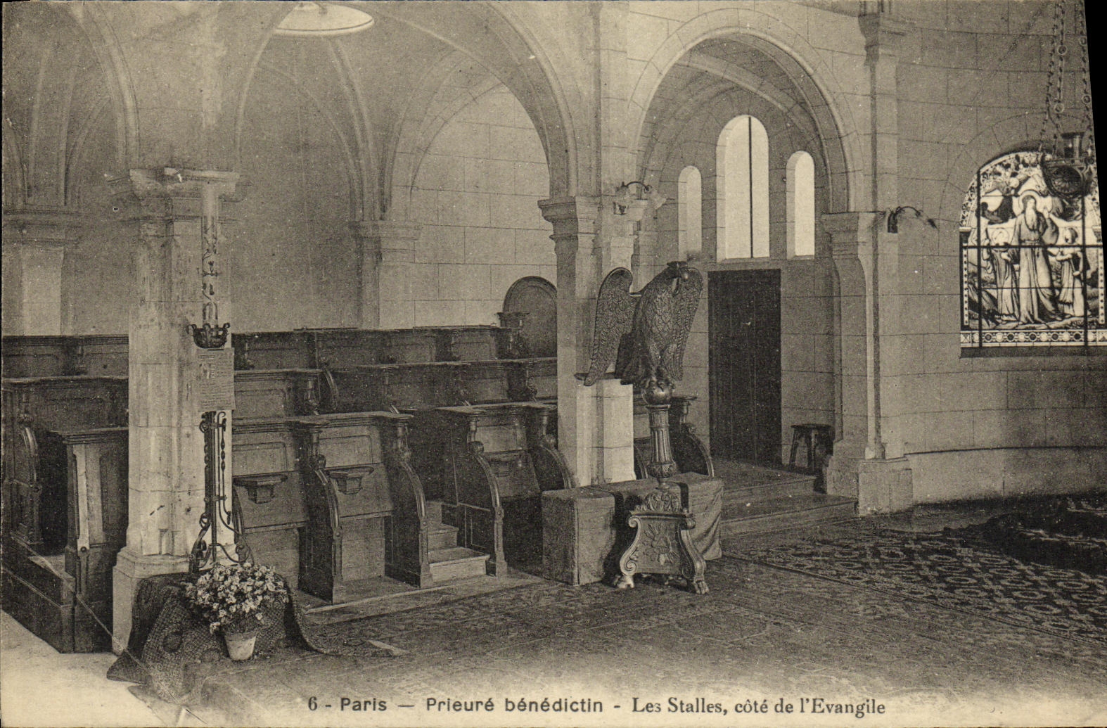 CPA Paris Prieure benedictin Les Stalles cote de L Evangile