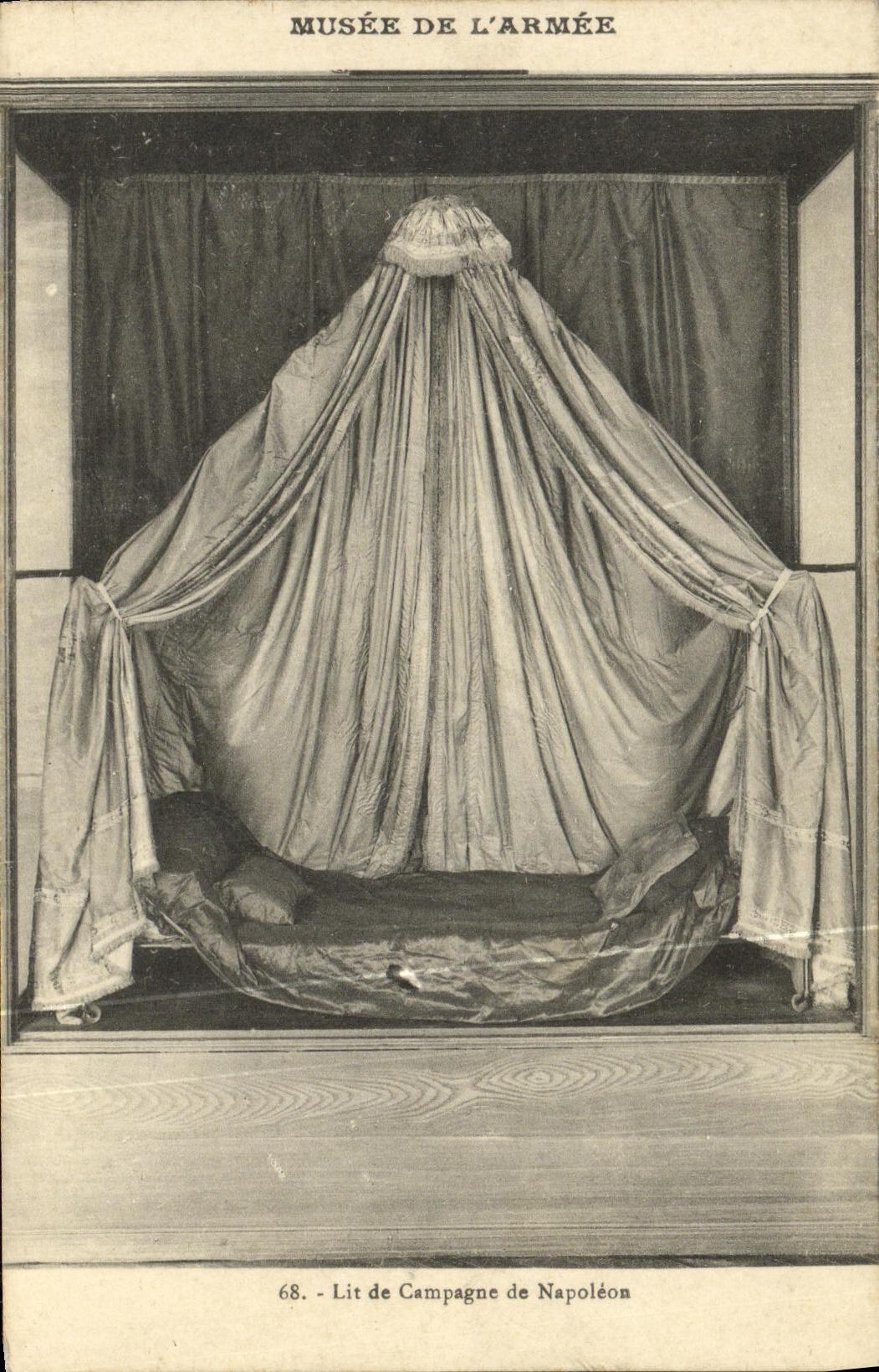 VINTAGE POSTCARD Paris Museum Of L Armed Bed with Countryside of Napoleon 1st Militaria