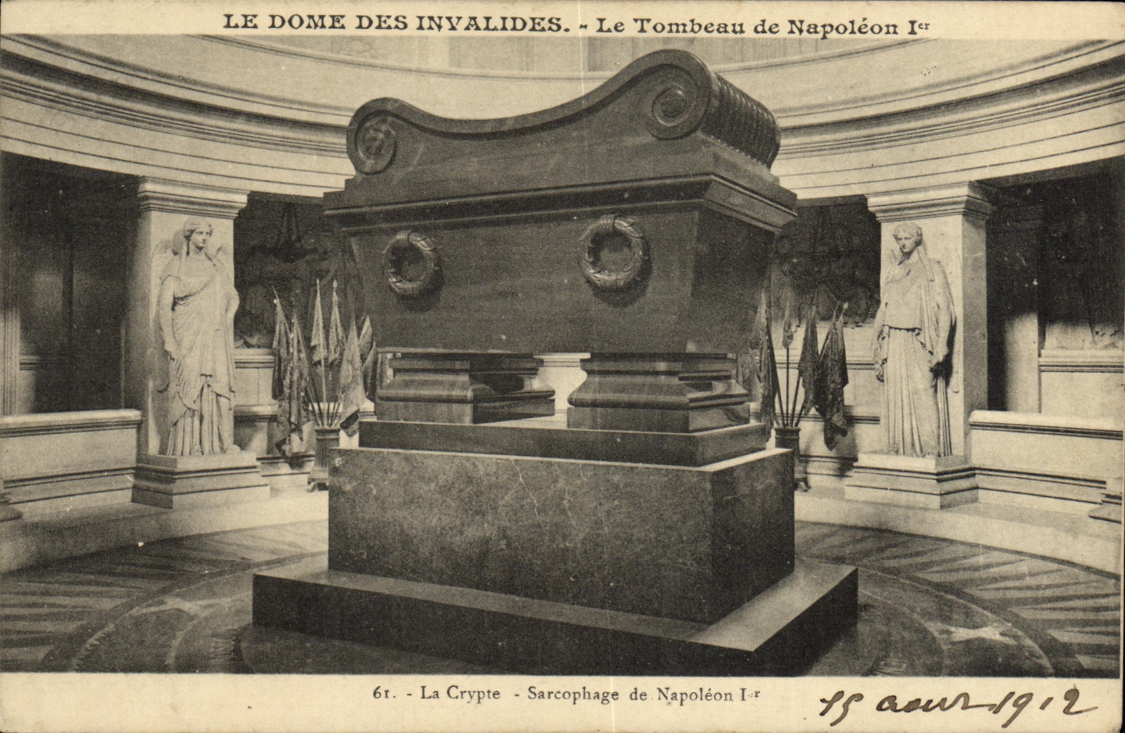 CPA Paris Le Dome Des Invalldes Le Tombeau de Napoleon 1er